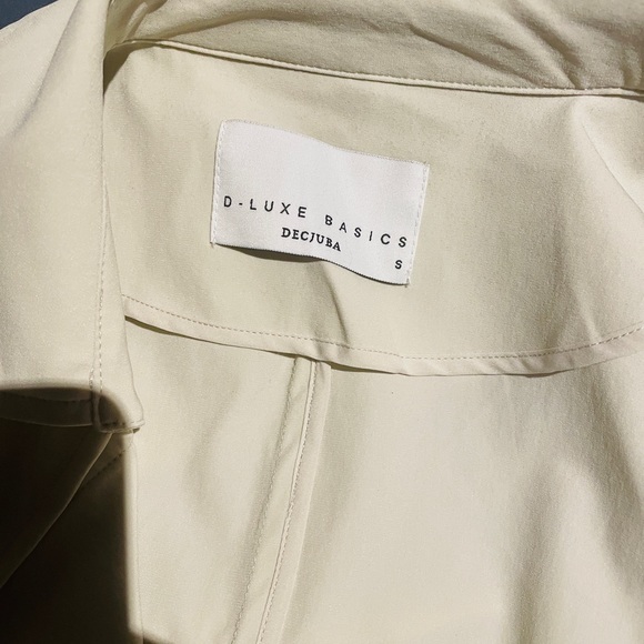 DECJUBA DLUXE TRENCH - Picture 2 of 5